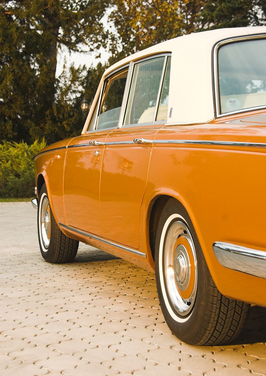 ROLLS-ROYCE SILVER SHADOW GOLD