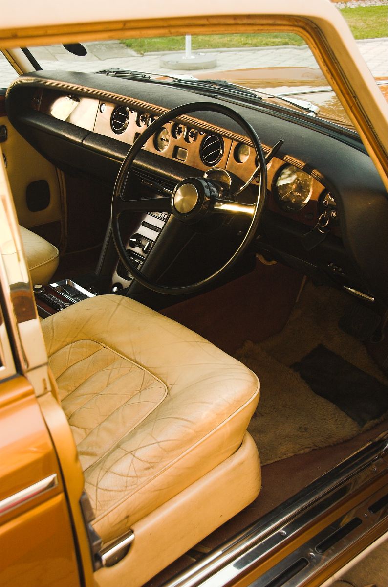 ROLLS-ROYCE SILVER SHADOW GOLD