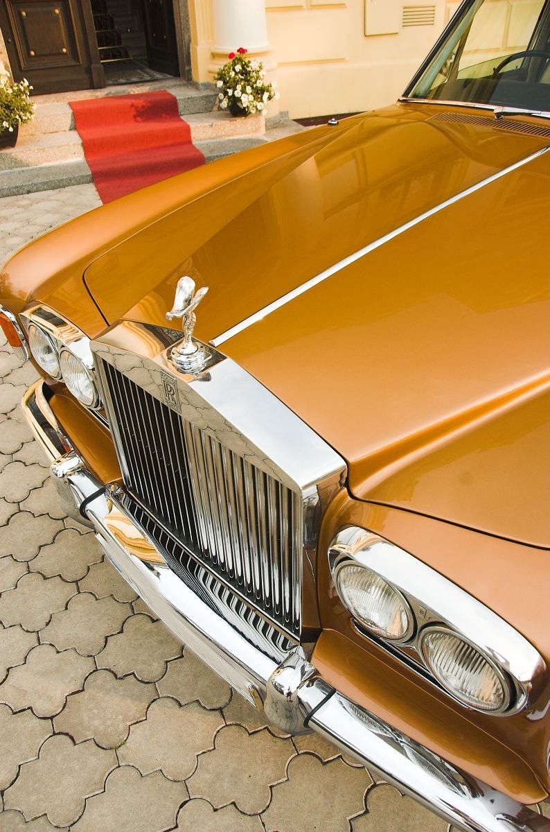 ROLLS-ROYCE SILVER SHADOW GOLD