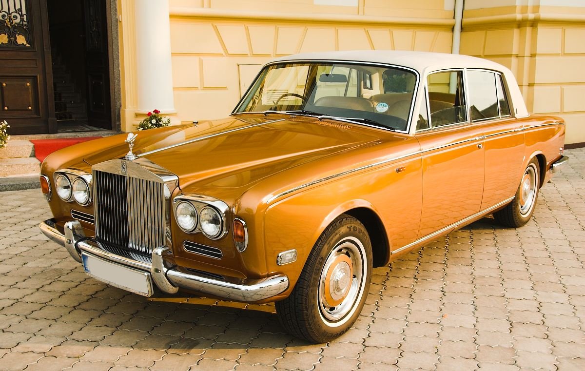 ROLLS-ROYCE SILVER SHADOW GOLD