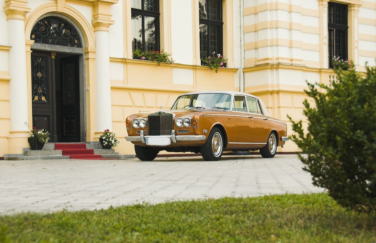 ROLLS-ROYCE SILVER SHADOW GOLD