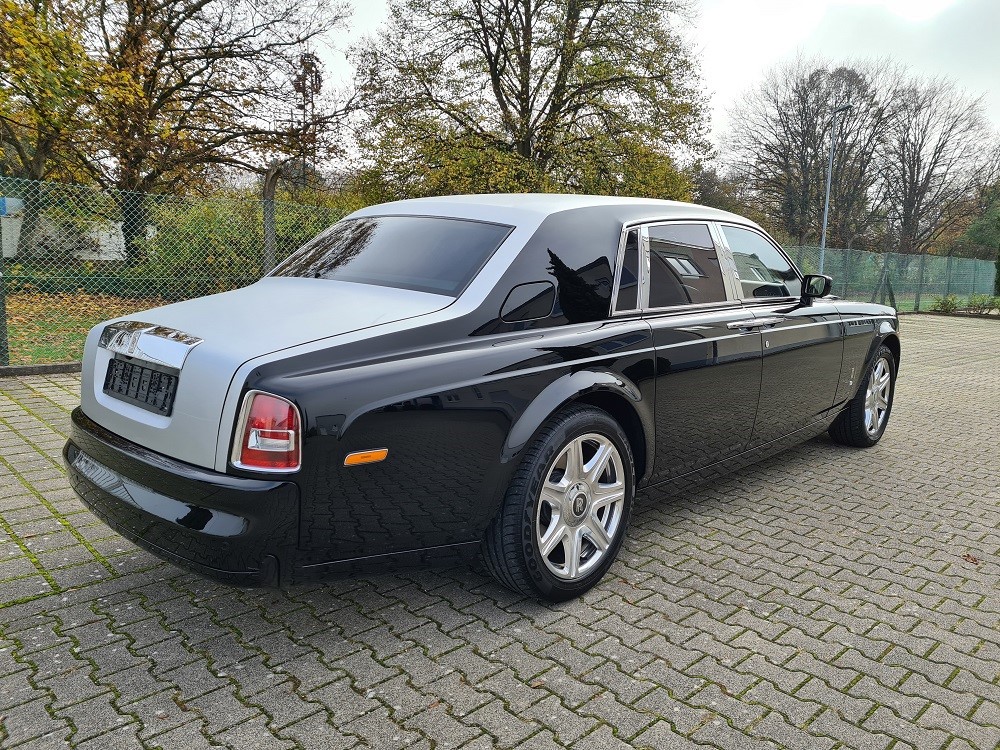 ROLLS-ROYCE PHANTOM