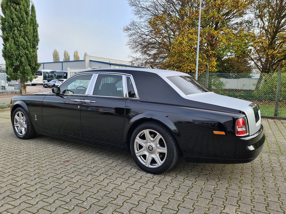 ROLLS-ROYCE PHANTOM