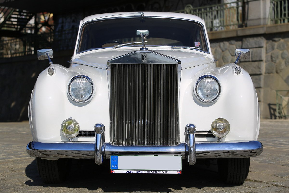 ROLLS-ROYCE SILVER CLOUD