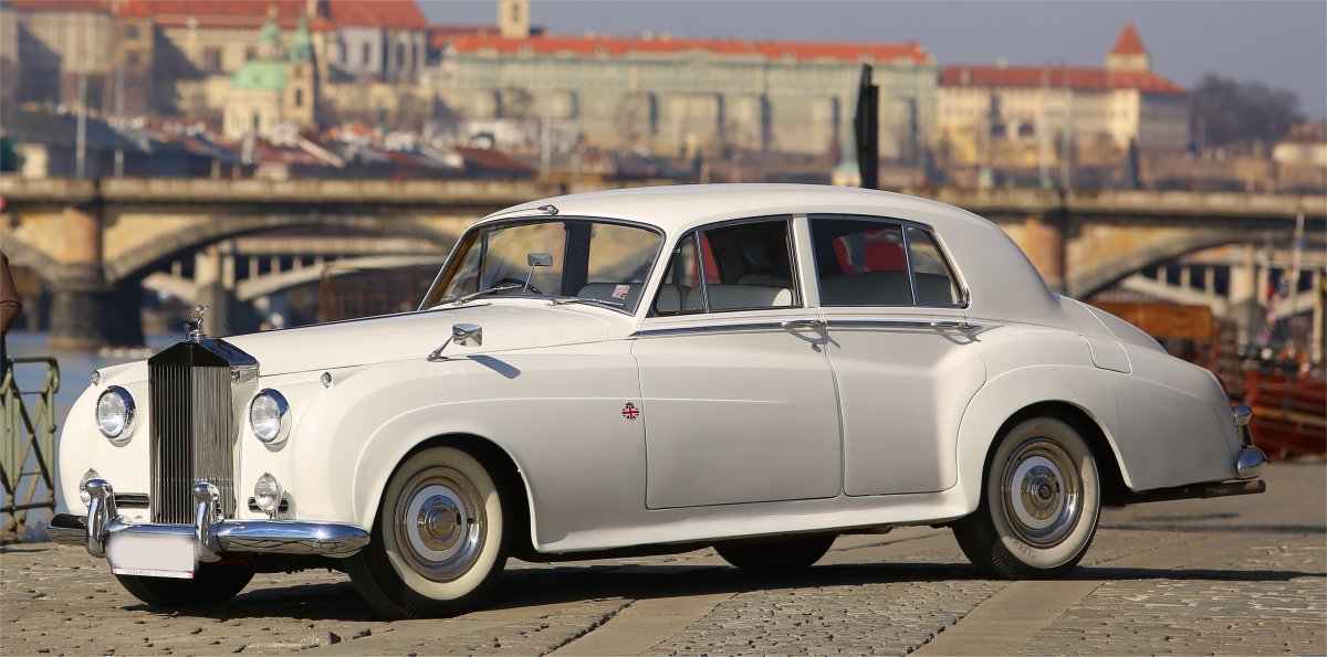 ROLLS-ROYCE SILVER CLOUD