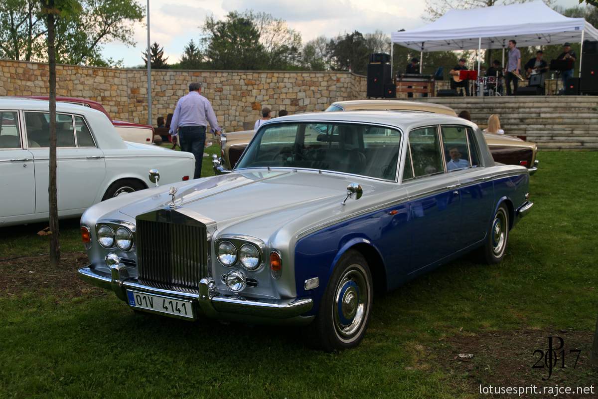 ROLLS-ROYCE SILVER SHADOW SILVER BLUE